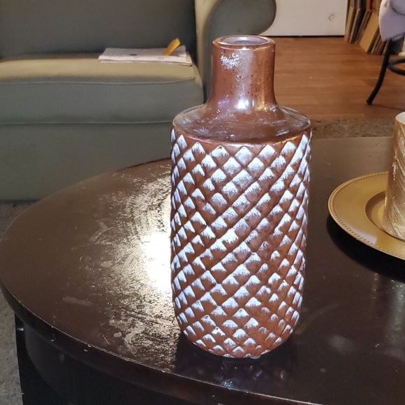 Vases - Picture 4 of 4